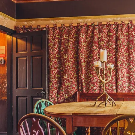 101 House At The End. Witchcraft & Wizardry House 约克