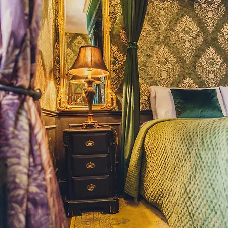 101 House At The End. Witchcraft & Wizardry House Casa de Férias York