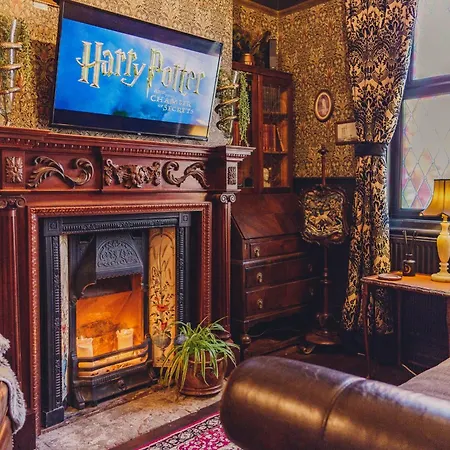 101 House At The End. Witchcraft & Wizardry House Casa de Férias *