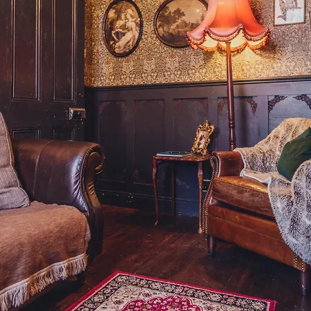 101 House At The End. Witchcraft & Wizardry House *