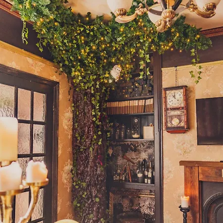 101 House At The End. Witchcraft & Wizardry House