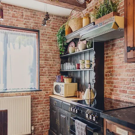 101 House At The End. Witchcraft & Wizardry House Casa de Férias