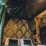 Holiday home 101 House At The End. Witchcraft & Wizardry House York