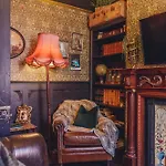 101 House At The End. Witchcraft & Wizardry House Holiday home York