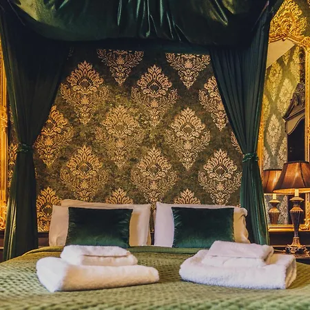 101 House At The End. Witchcraft & Wizardry House Holiday home *